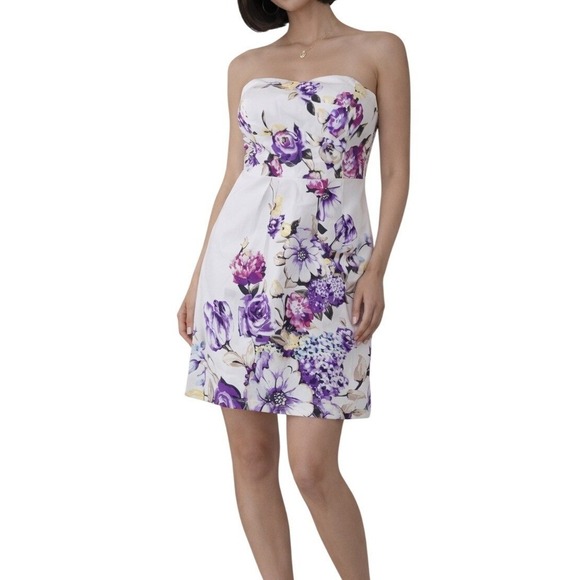 White House Black Market Dresses & Skirts - White House Black Market Strapless Purple Floral Mini Dress Size 6 Sweetheart